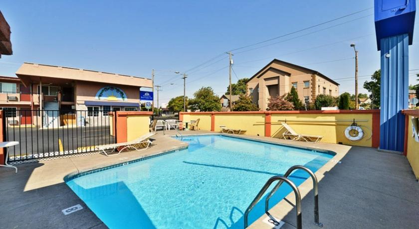 Motel 6